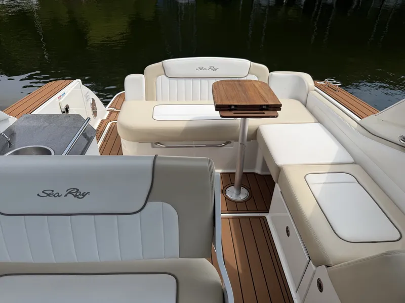 Slide: The Image of Sea Ray 310 SUNDANCER 2012 - 7