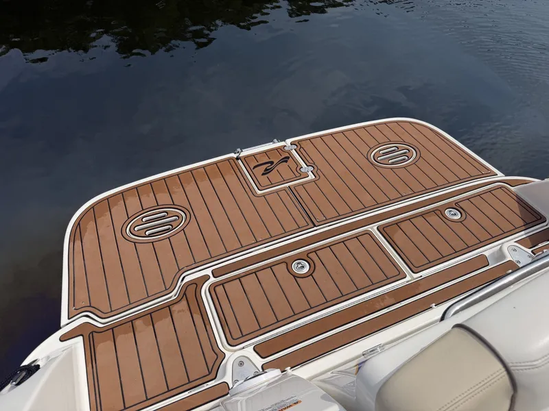 Slide: The Image of Sea Ray 310 SUNDANCER 2012 - 4