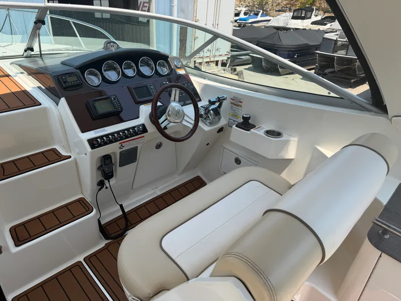 Slide: The Image of Sea Ray 310 SUNDANCER 2012 - 11