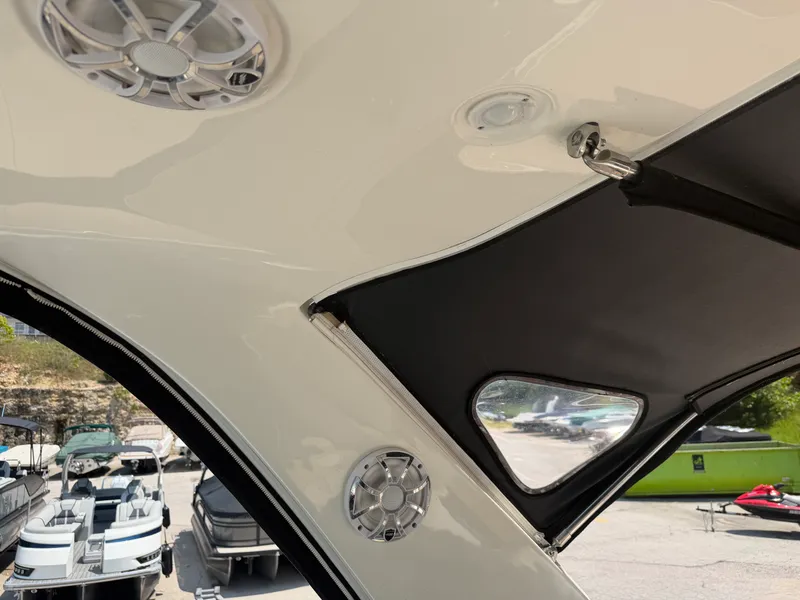 Slide: The Image of Sea Ray 310 SUNDANCER 2012 - 14