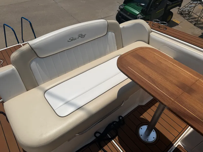 Slide: The Image of Sea Ray 310 SUNDANCER 2012 - 9