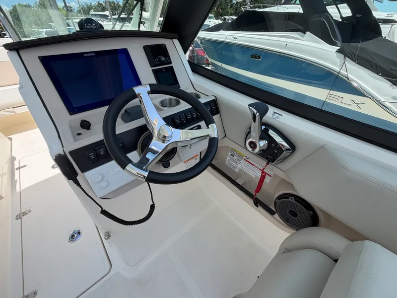 Slide: The Image of Boston Whaler 240 Vantage 2027 - 26