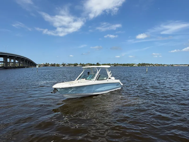 Slide: The Image of Boston Whaler 240 Vantage 2027 - 4