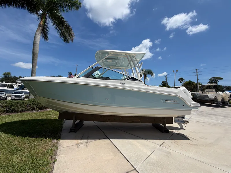 Slide: The Image of Boston Whaler 240 Vantage 2027 - 8