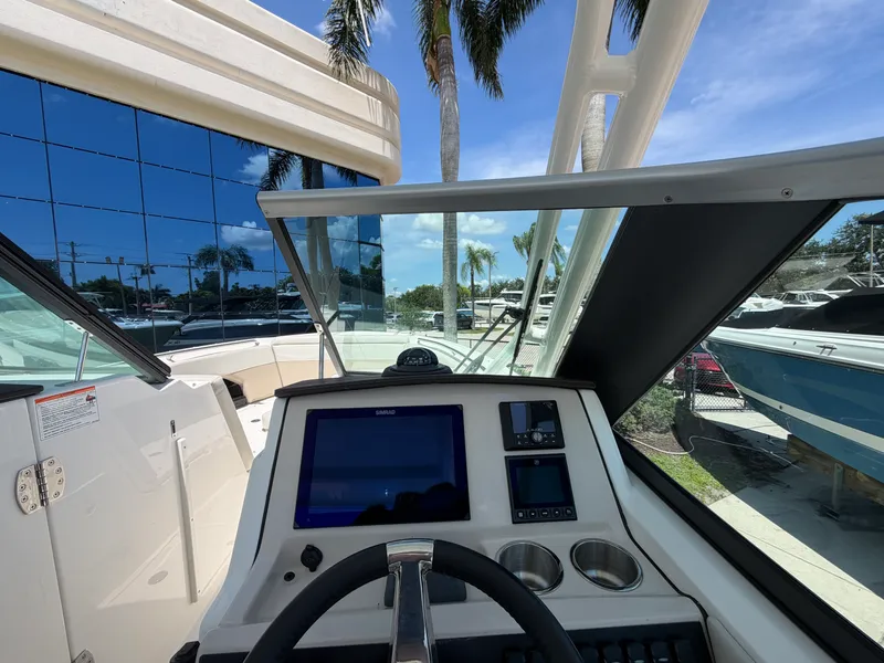 Slide: The Image of Boston Whaler 240 Vantage 2027 - 28