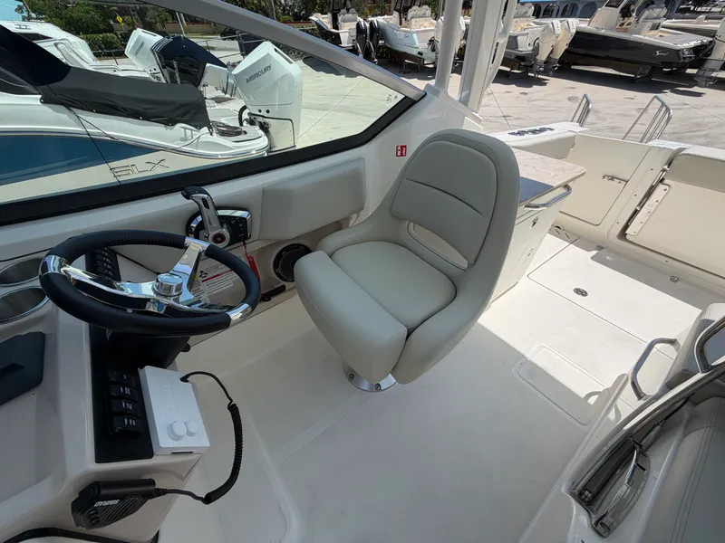 Slide: The Image of Boston Whaler 240 Vantage 2027 - 25