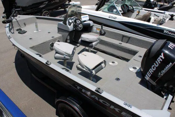 Slide: The Image of 2008 Tracker PRO GUIDE V17 fishing boat with Mercury 115 outboard motor. - 5