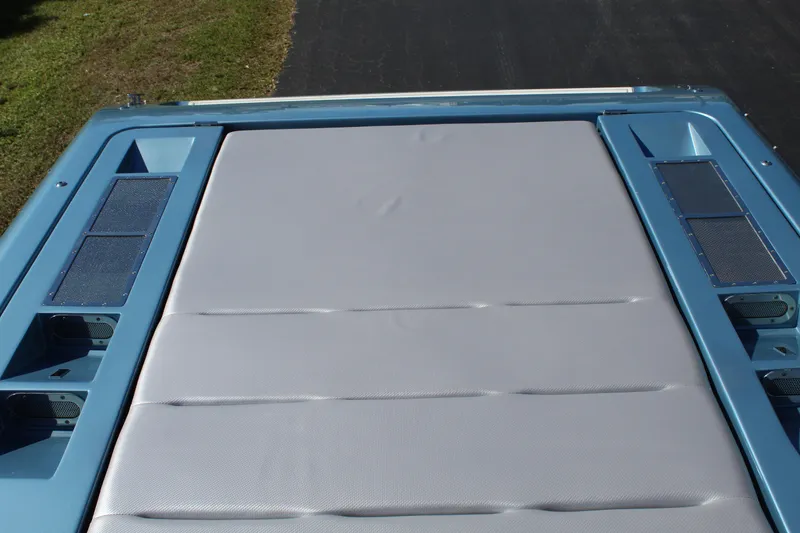 Slide: The Image of 2006 Donzi 43 ZR boat sunpad and engine vents. - 22