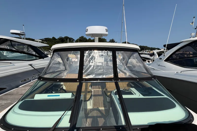 Slide: The Image of Sea Ray 310 SLX OB 2020 - 26