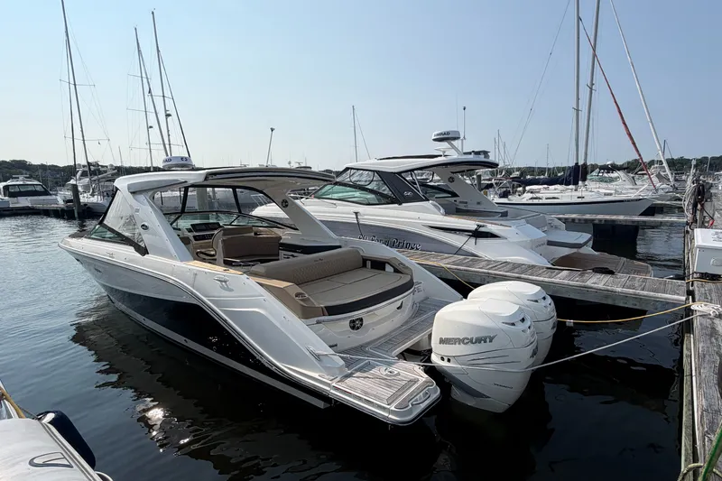 Slide: The Image of Sea Ray 310 SLX OB 2020 - 7