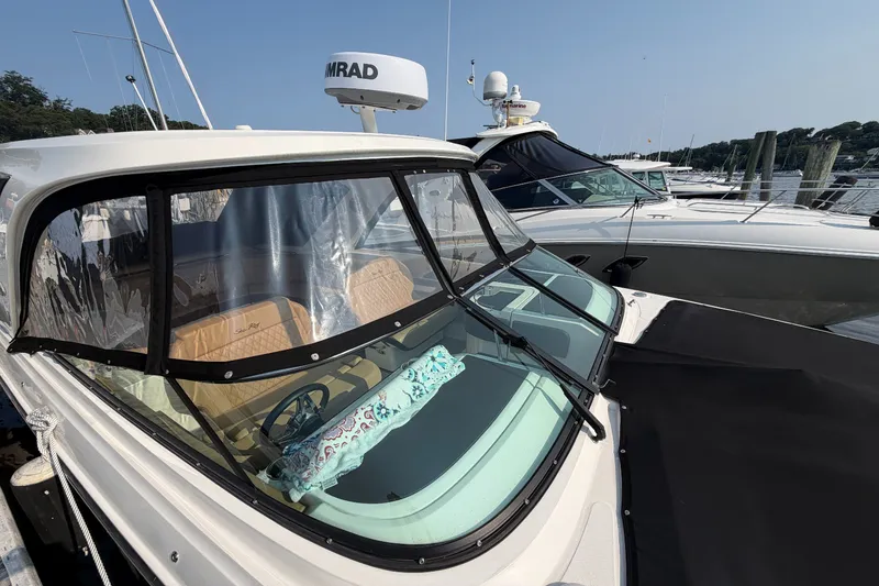 Slide: The Image of Sea Ray 310 SLX OB 2020 - 3
