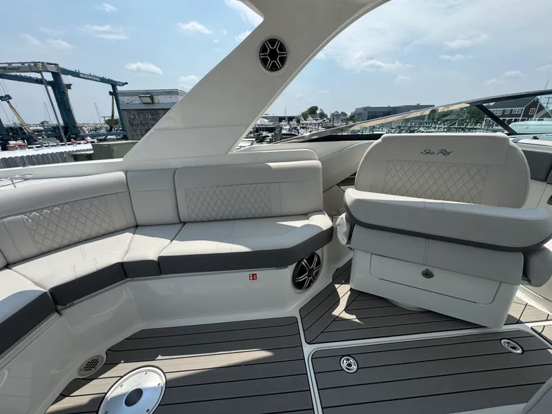 Slide: The Image of Sea Ray SLX 310 Outboard 2027 - 8