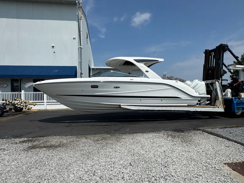 The Image of Sea Ray SLX 310 Outboard 2027 - 0