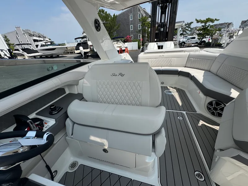 Slide: The Image of Sea Ray SLX 310 Outboard 2027 - 17