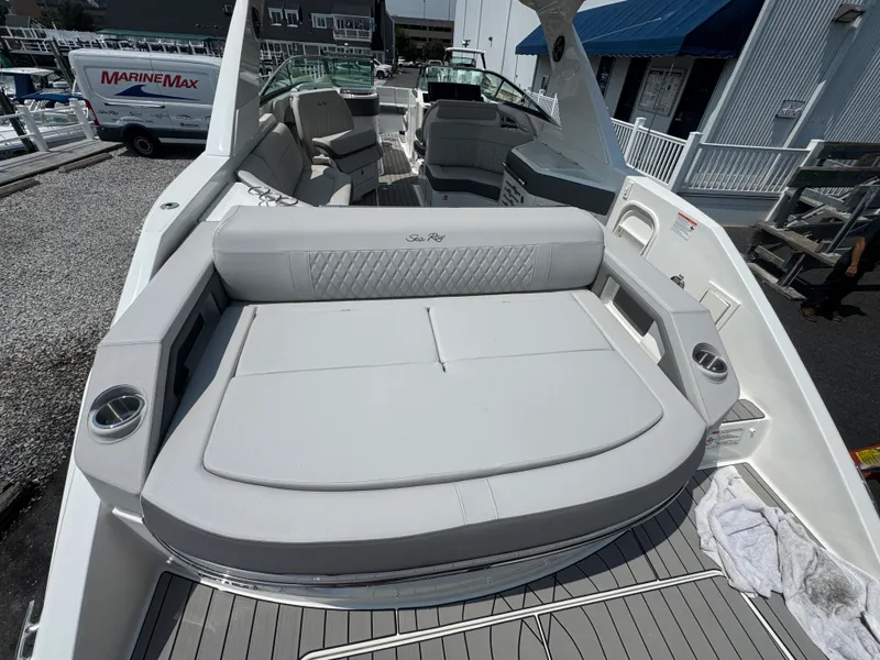Slide: The Image of Sea Ray SLX 310 Outboard 2027 - 3