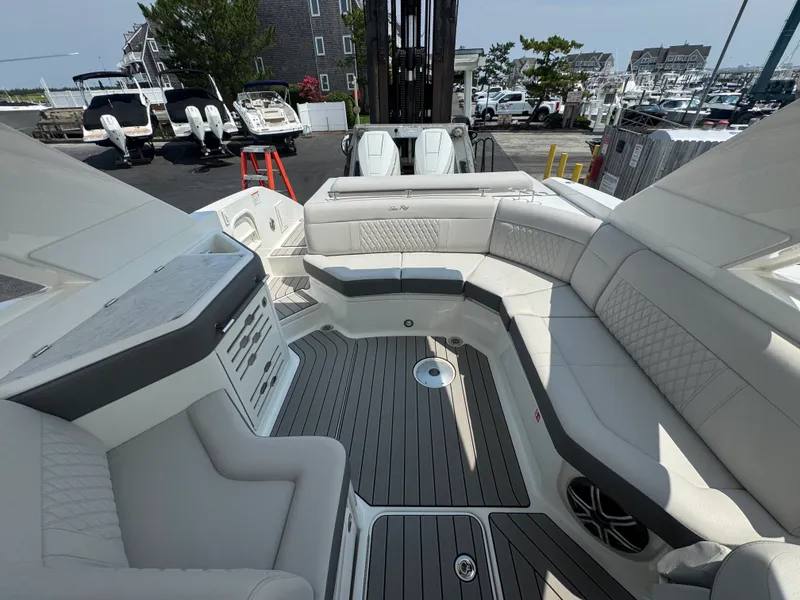 Slide: The Image of Sea Ray SLX 310 Outboard 2027 - 6
