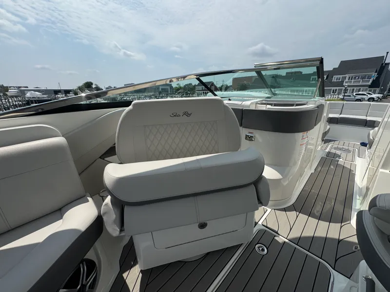 Slide: The Image of Sea Ray SLX 310 Outboard 2027 - 15