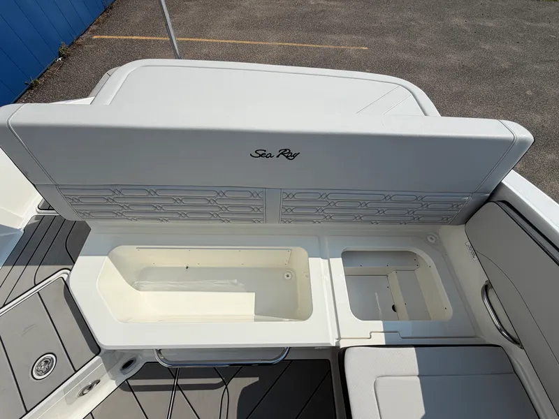 Slide: The Image of Sea Ray SPX 210 2027 - 14