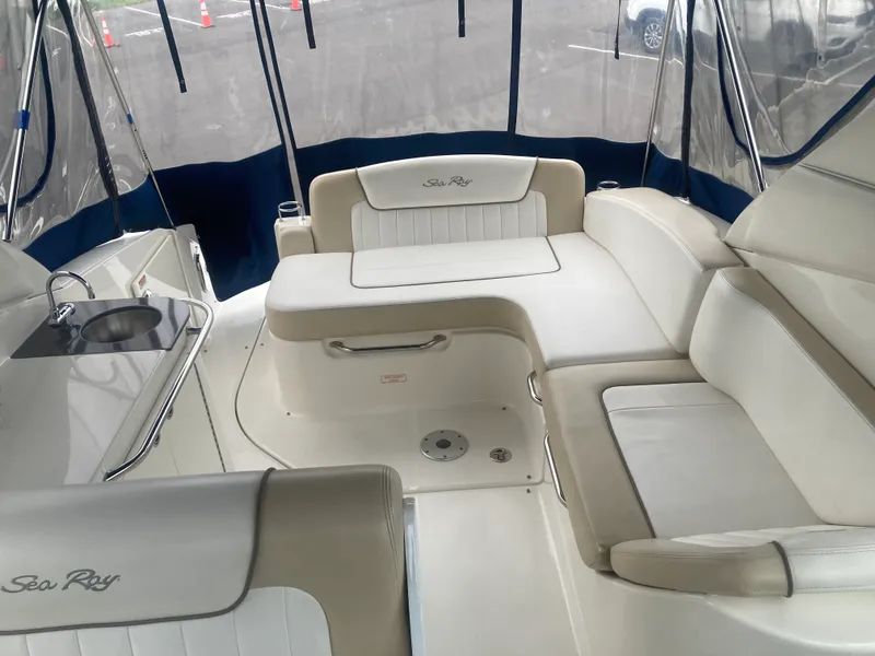 Slide: The Image of Sea Ray 280 SUNDANCER 2012 - 32