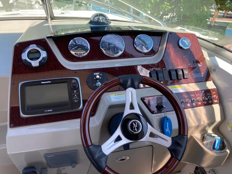 Slide: The Image of Sea Ray 280 SUNDANCER 2012 - 21