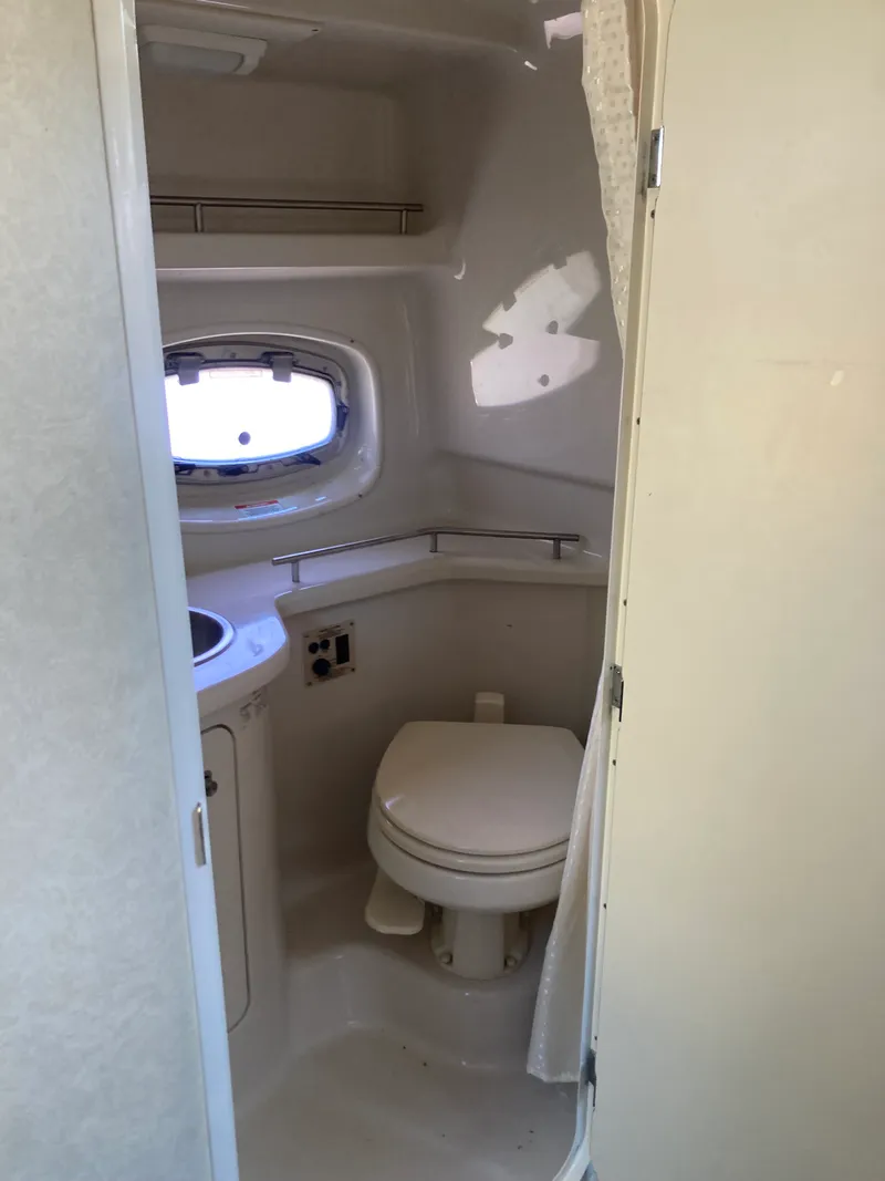 Slide: The Image of Sea Ray 280 SUNDANCER 2012 - 32