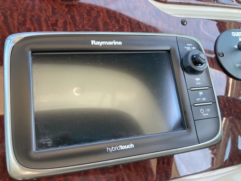 Slide: The Image of Sea Ray 280 SUNDANCER 2012 - 23