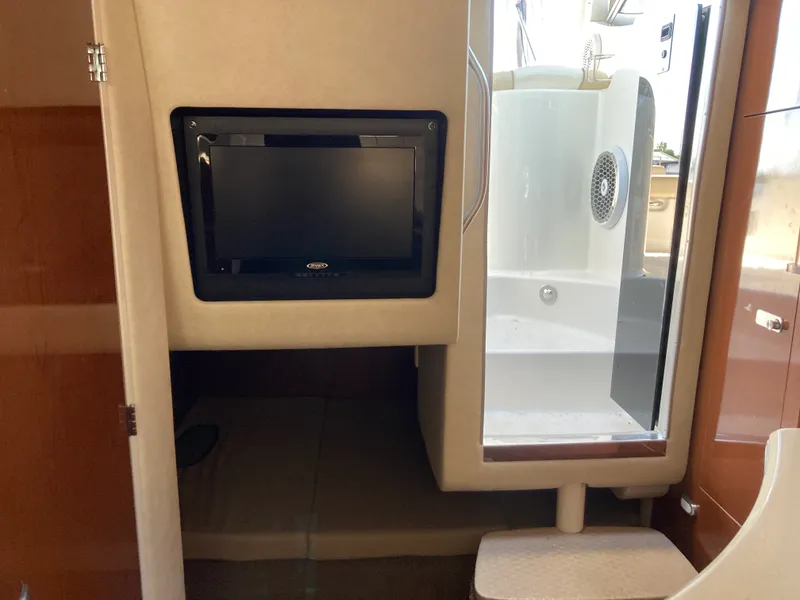 Slide: The Image of Sea Ray 280 SUNDANCER 2012 - 26