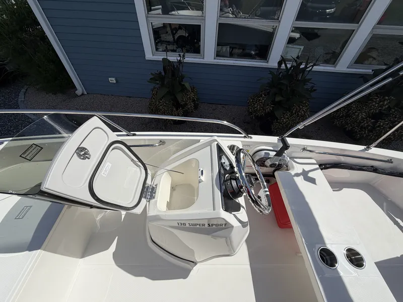 Slide: The Image of Boston Whaler 130 Super Sport 2027 - 6