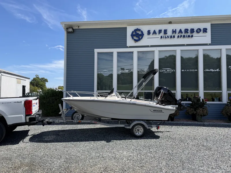 Slide: The Image of Boston Whaler 130 Super Sport 2027 - 10