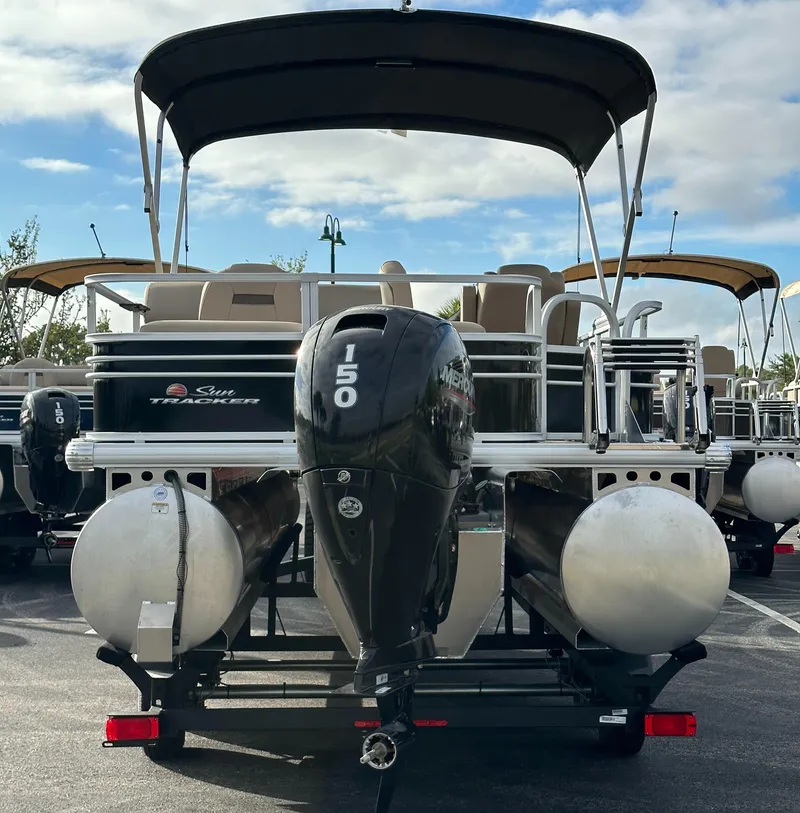 Slide: The Image of 2023 Sun Tracker SportFish 22 XP3 pontoon boat with 150 HP engine. - 7