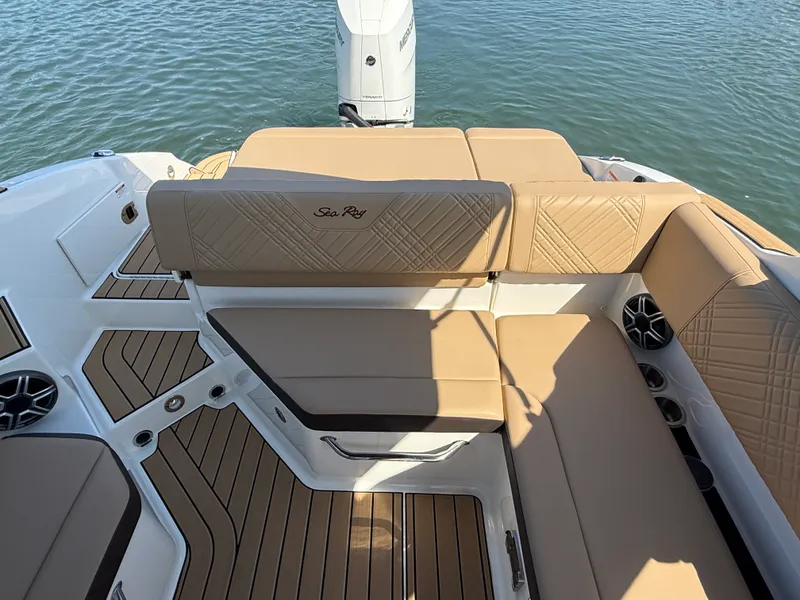 Slide: The Image of Sea Ray SDX 270 Outboard 2027 - 14