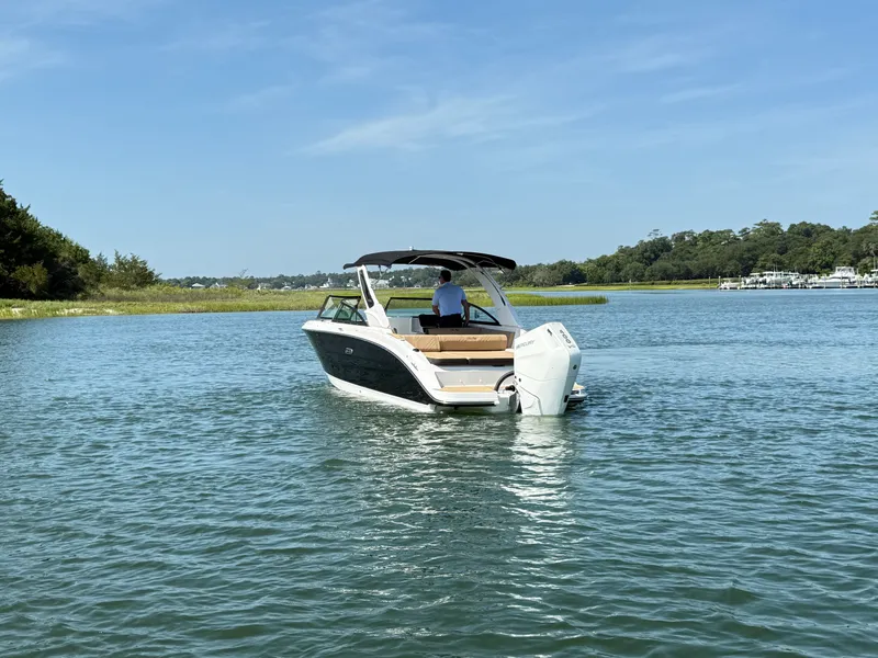 Slide: The Image of Sea Ray SDX 270 Outboard 2027 - 9
