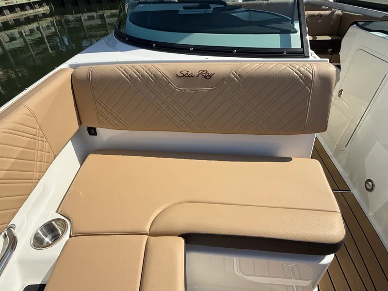 Slide: The Image of Sea Ray SDX 270 Outboard 2027 - 26