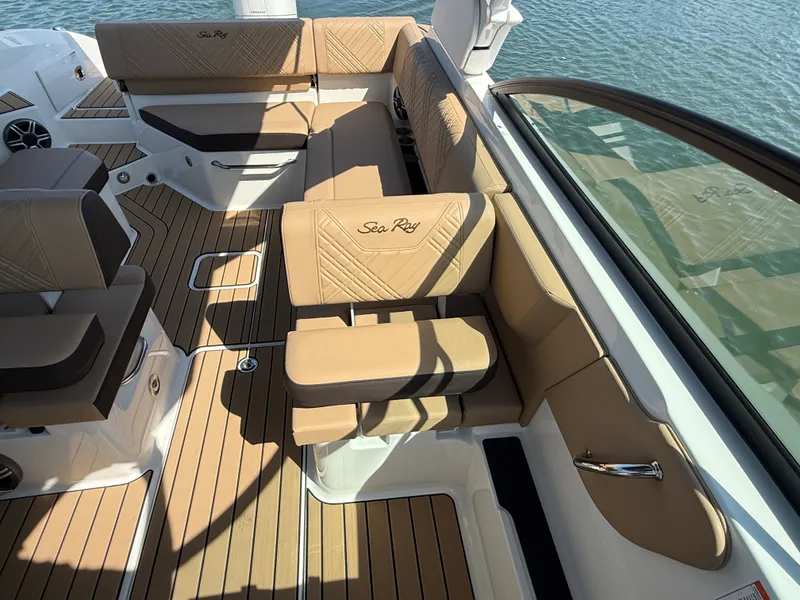 Slide: The Image of Sea Ray SDX 270 Outboard 2027 - 15