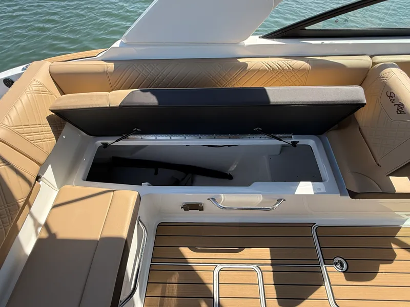 Slide: The Image of Sea Ray SDX 270 Outboard 2027 - 13