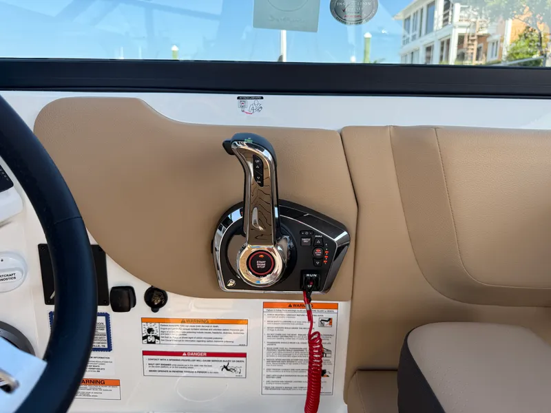 Slide: The Image of Sea Ray SDX 270 Outboard 2027 - 17