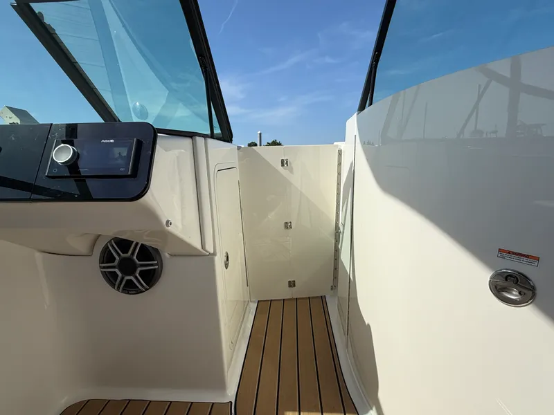 Slide: The Image of Sea Ray SDX 270 Outboard 2027 - 24