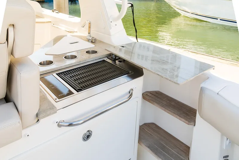 Slide: The Image of Boston Whaler 350 Realm 2027 - 18