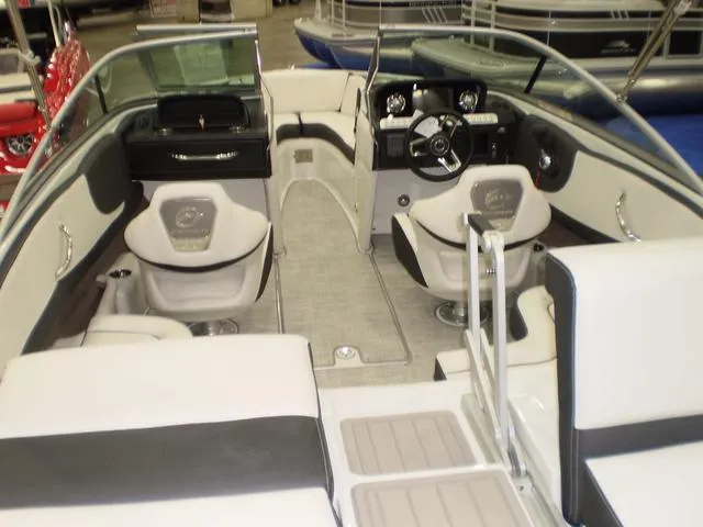 Slide: The Image of Crownline Boats 220 SS 2023 - 3