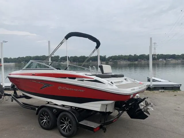 Slide: The Image of Crownline Boats 220 SS 2023 - 8