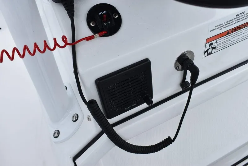 Slide: The Image of Blackfin 222 CC 2024 - 50