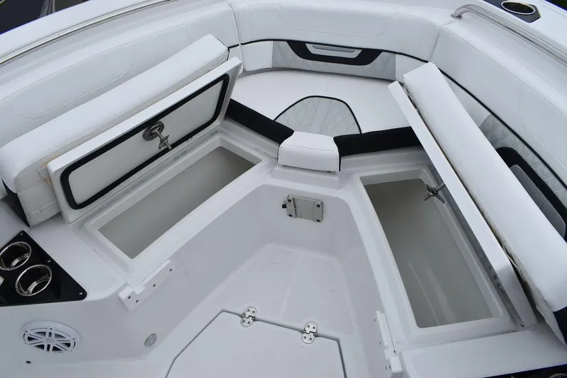 Slide: The Image of Blackfin 222 CC 2024 - 58