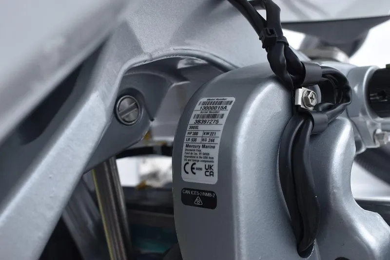 Slide: The Image of Blackfin 222 CC 2024 - 76