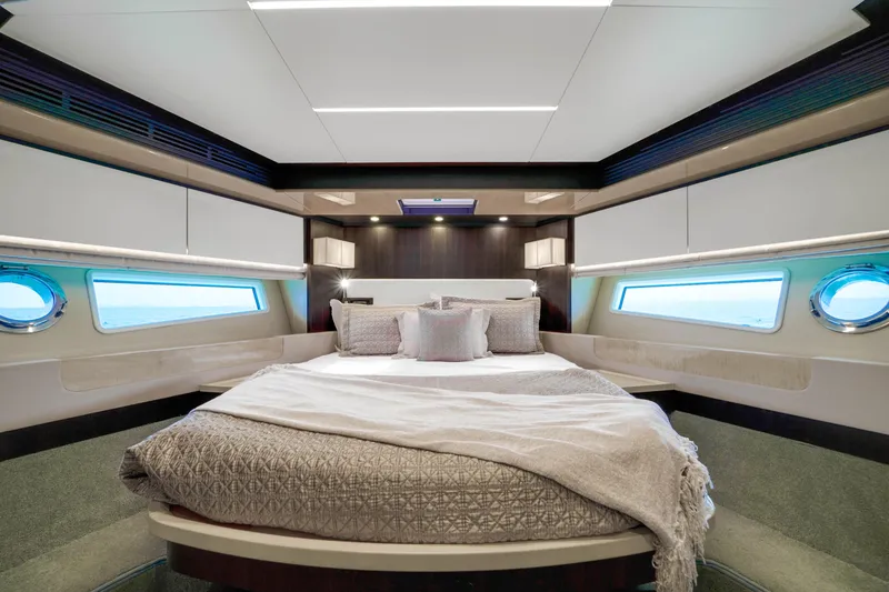 Slide: The Image of 66' Azimut 2017 - 30