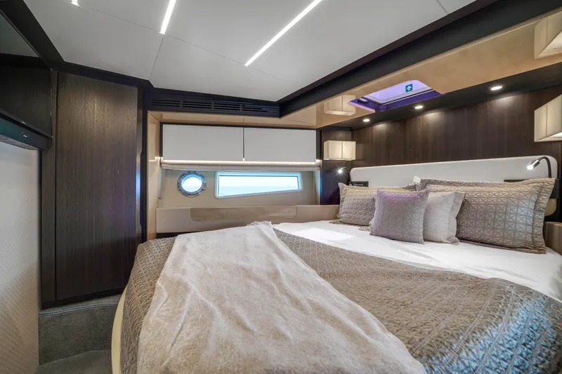 Slide: The Image of 66' Azimut 2017 - 31