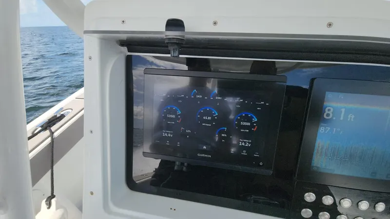 Slide: The Image of Yellowfin 31 2005 - 51