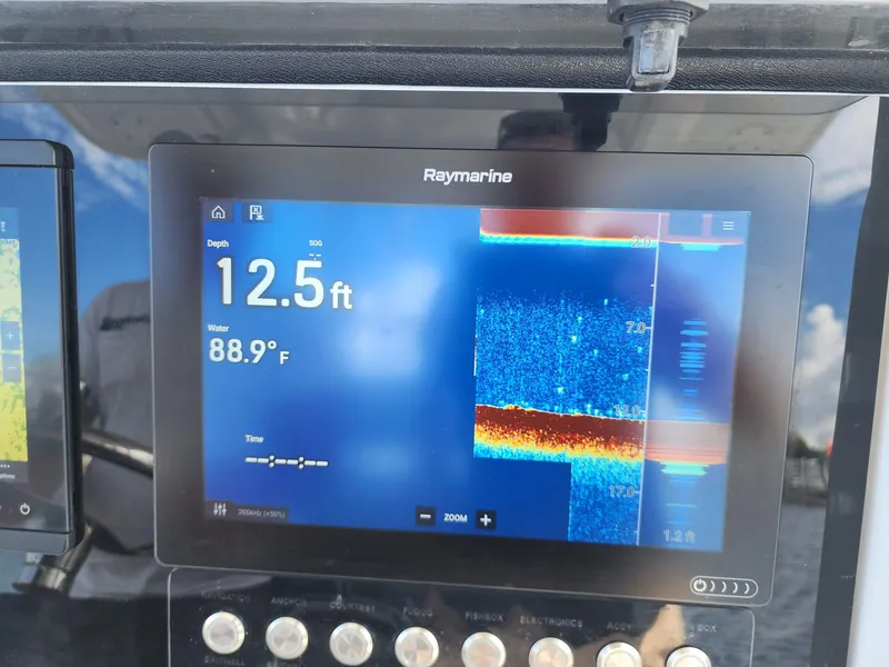 Slide: The Image of Yellowfin 31 2005 - 52