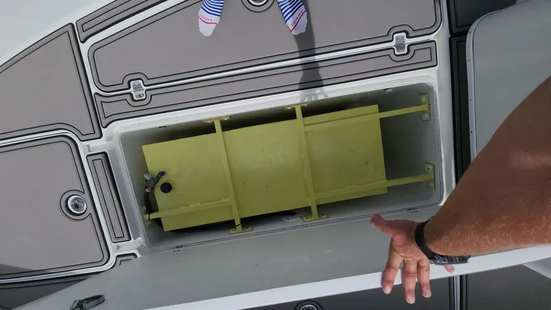 Slide: The Image of Yellowfin 31 2005 - 53