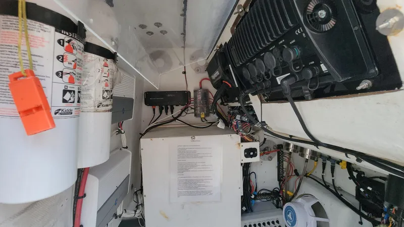 Slide: The Image of Yellowfin 31 2005 - 59