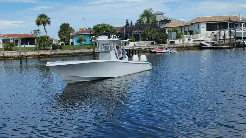 Slide: The Image of Yellowfin 31 2005 - 60